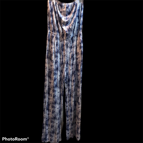 Jumpsuit - Picture 3 of 4